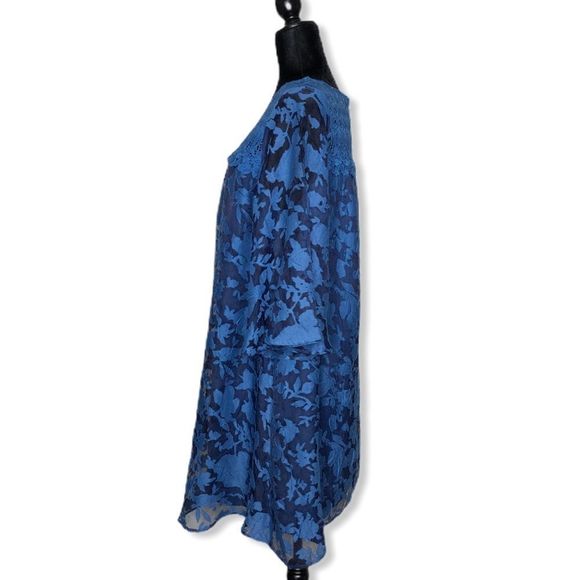 Champagne & Strawberry Blue Lace Reunion on the Rhine Dress size Medium - Picture 4 of 12